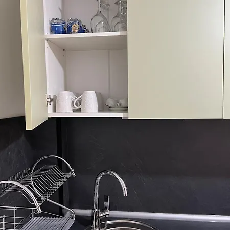 Spacious 2-room Flat Near Metro Mall Appartamento Sofia