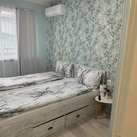 דירה Spacious 2-room Flat Near Metro Mall