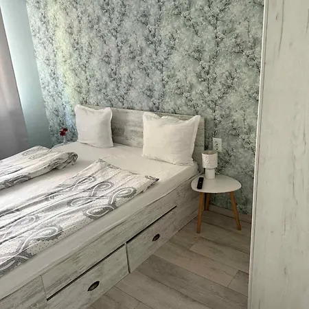 Spacious 2-room Flat Near Metro Mall Appartamento Sofia