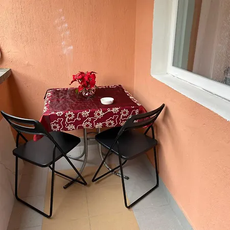 דירה Spacious 2-room Flat Near Metro Mall *