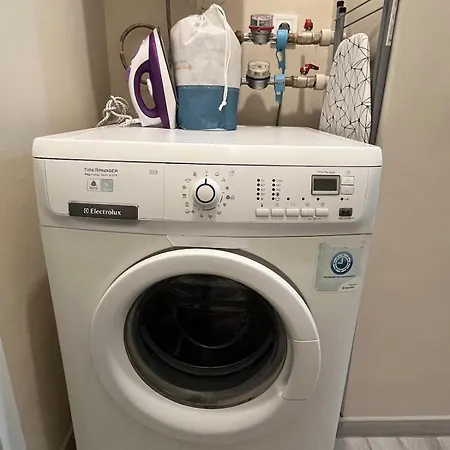 Appartamento Spacious 2-room Flat Near Metro Mall *