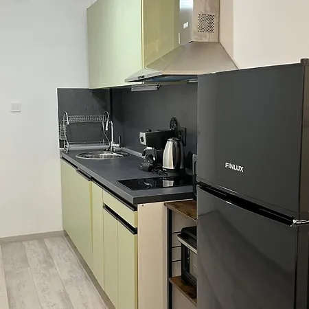 아파트 Spacious 2-room Flat Near Metro Mall