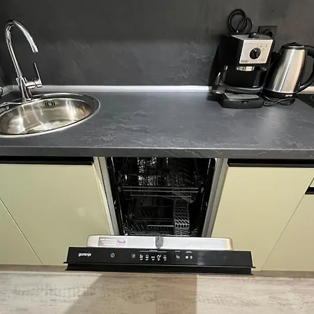 Apartament Spacious 2-room Flat Near Metro Mall