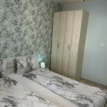 Apartament Spacious 2-room Flat Near Metro Mall