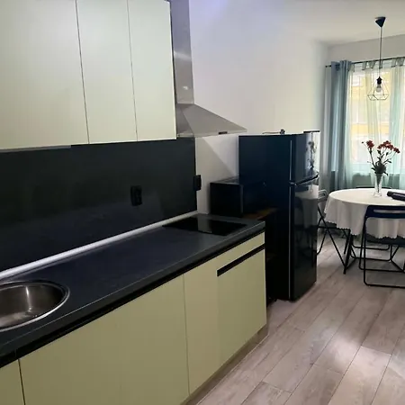 Apartament Spacious 2-room Flat Near Metro Mall *