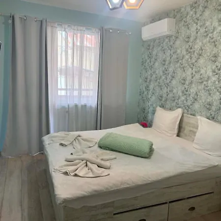 Apartament Spacious 2-room Flat Near Metro Mall