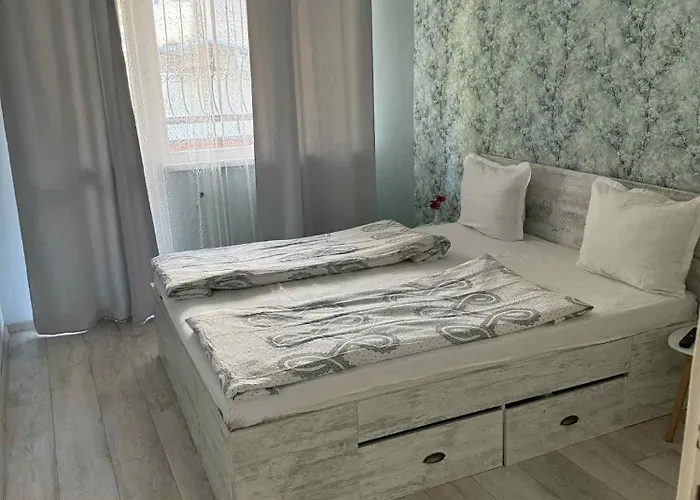 Spacious 2-room Flat Near Metro Mall * صوفيا