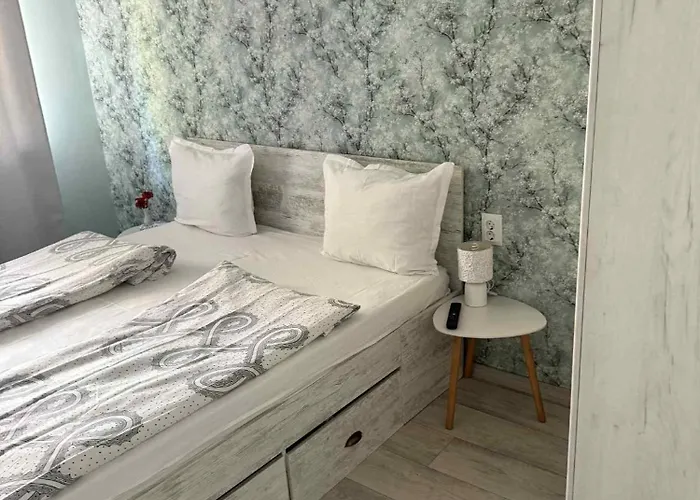 Spacious 2-room Flat Near Metro Mall شقة صوفيا