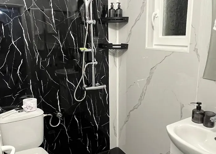 شقة Spacious 2-room Flat Near Metro Mall