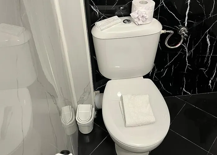 Spacious 2-room Flat Near Metro Mall شقة صوفيا