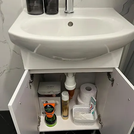 Spacious 2-room Flat Near Metro Mall * Szófia