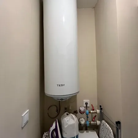 Spacious 2-room Flat Near Metro Mall Apartman Szófia