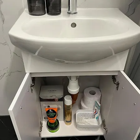Apartmán Spacious 2-room Flat Near Metro Mall
